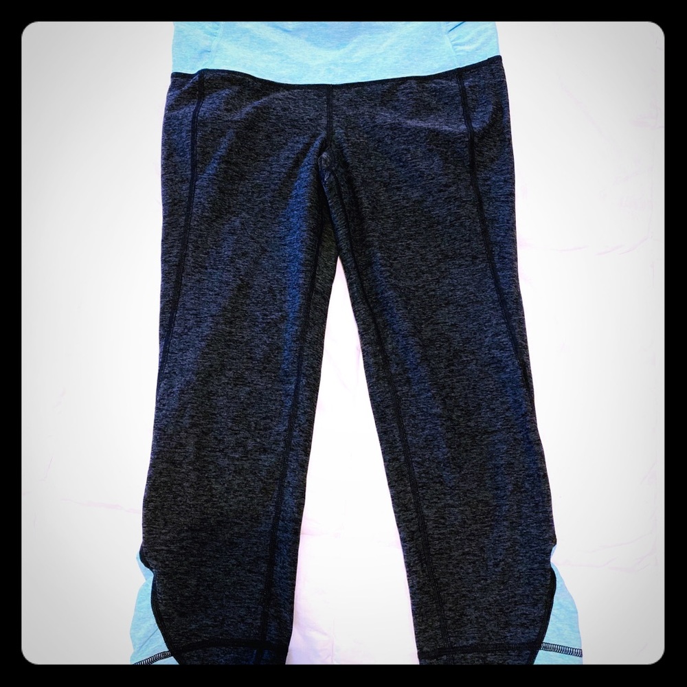 Women’s Under Armour workout crops